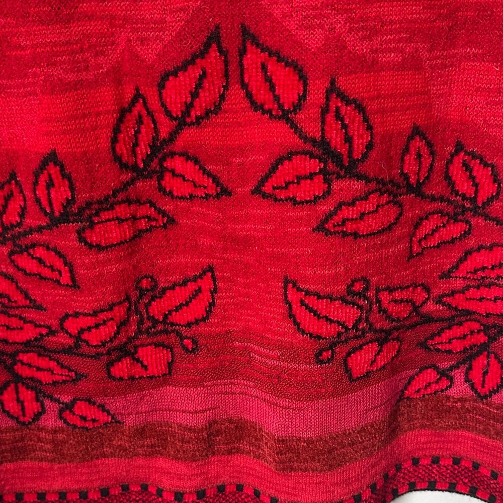Red and Black Leaf Pattern Sweater - image 5